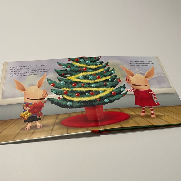 OLIVIA Claus Lg Hardback Book Christmas +5 other titles - Picture 4 of 7